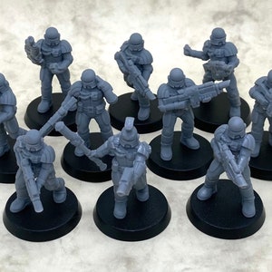 Law enforcers with rifles | 28mm miniatures