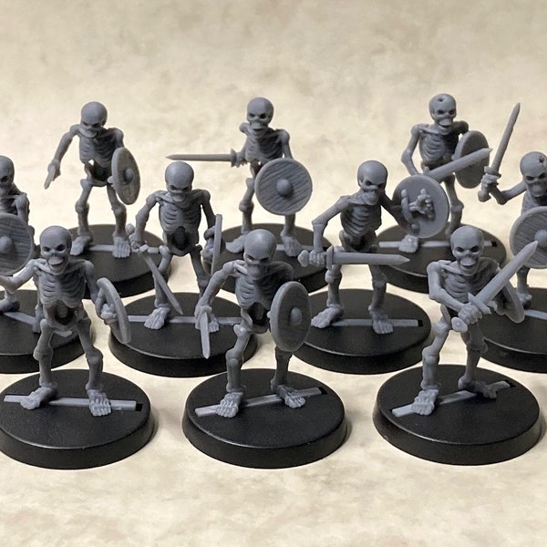 Skeletons with swords and shields | 28mm miniatures