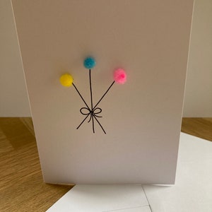 Packung mit 4 handgefertigten Karten. Jeder Anlass. Pom Pom Blume und Ballon-Design