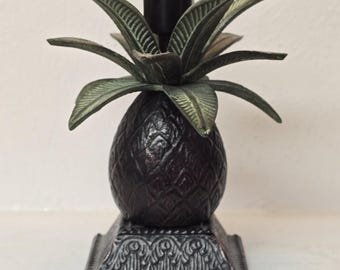 Portavelas vintage de latón macizo con forma de piña, candelabro de metal sólido con forma de cónico y hojas verdes verdigrís, decoración tropical para el hogar.