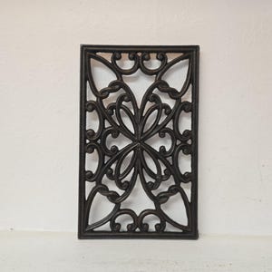 Vintage Cast Iron Trivet 6x10", Ornate Wrought Iron Decorative Hot Pad with Feet, Rectangular Metal Trivet for Kitchen, Housewarming Gift