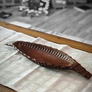 Hand-Carved Wooden Leaf Bowl – 19.5 Inch Rustic Long Serving Tray, Decorative Table Centerpiece, Boho Farmhouse Home Décor