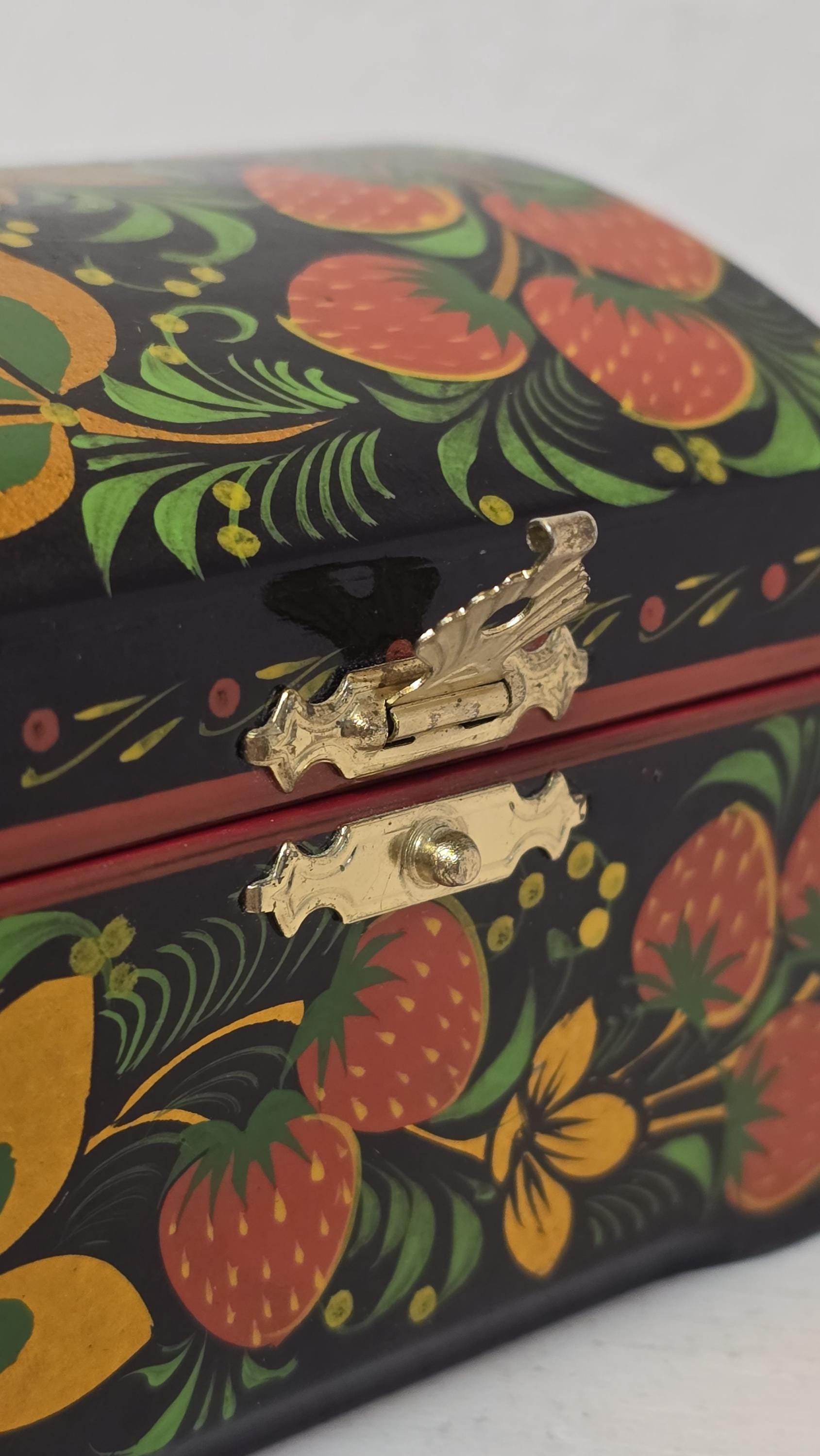 Vintage Russian Khokhloma Hand Painted Lacquer Jewelry Trinket Box