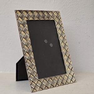 Vintage Silver Tone Geometric Photo Frame – 4x6 Inch Diamond Pattern, Vintage style metal tabletop frame