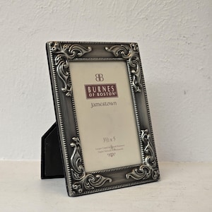 Vintage Burnes of Boston &quot;Jamestown&quot; Picture Frame 3.5&quot; x 5&quot; – Ornate Silver-Tone Metal Frame, Tarnish Resistant, Classic Elegant Decor