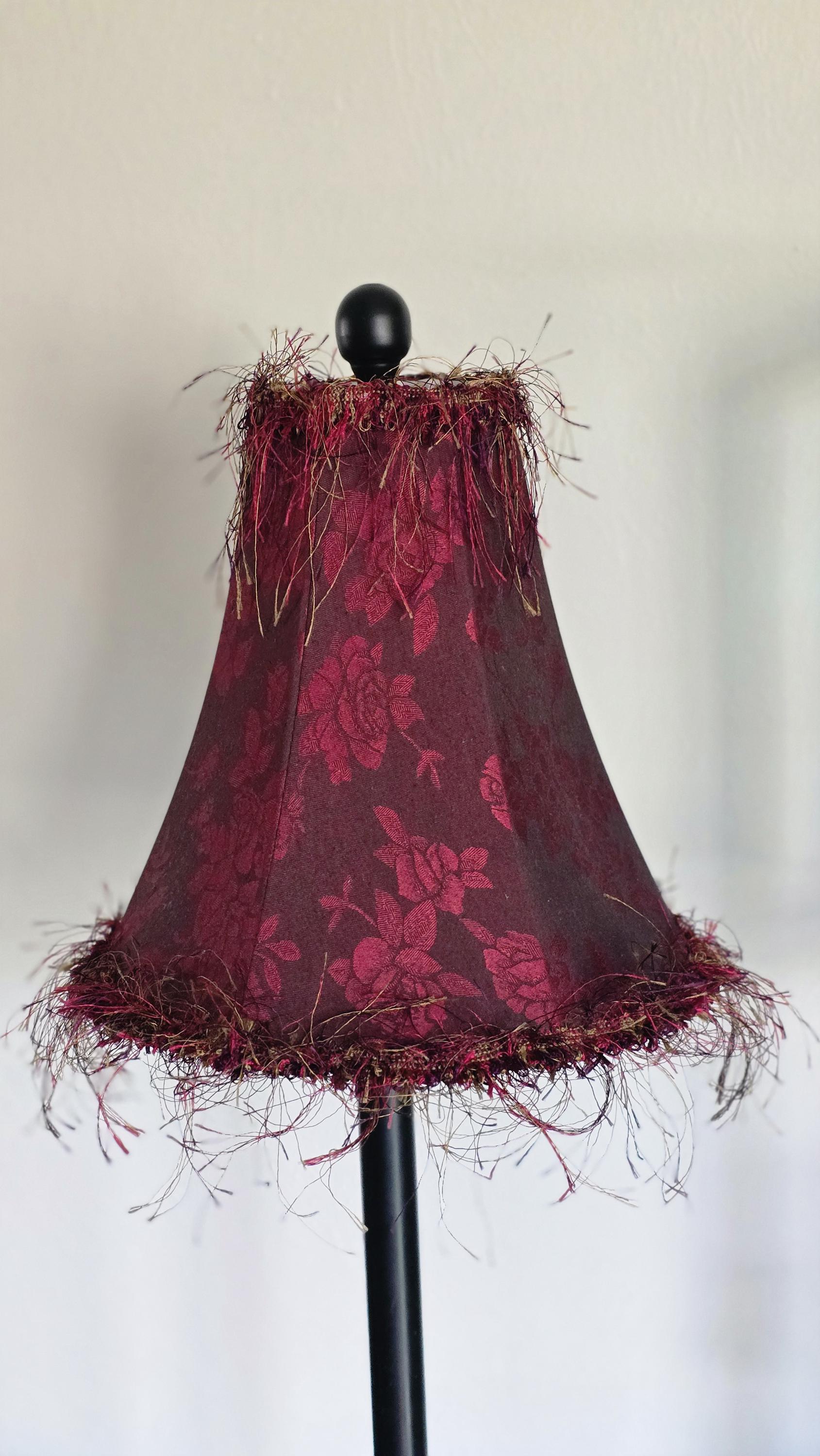 Abat-jour Victorien Style Downton Abbey - 20 Pouces (50 Cm) - Perles Rouges Et Franges - Neuf, Fabriqué Au Royaume-Uni
