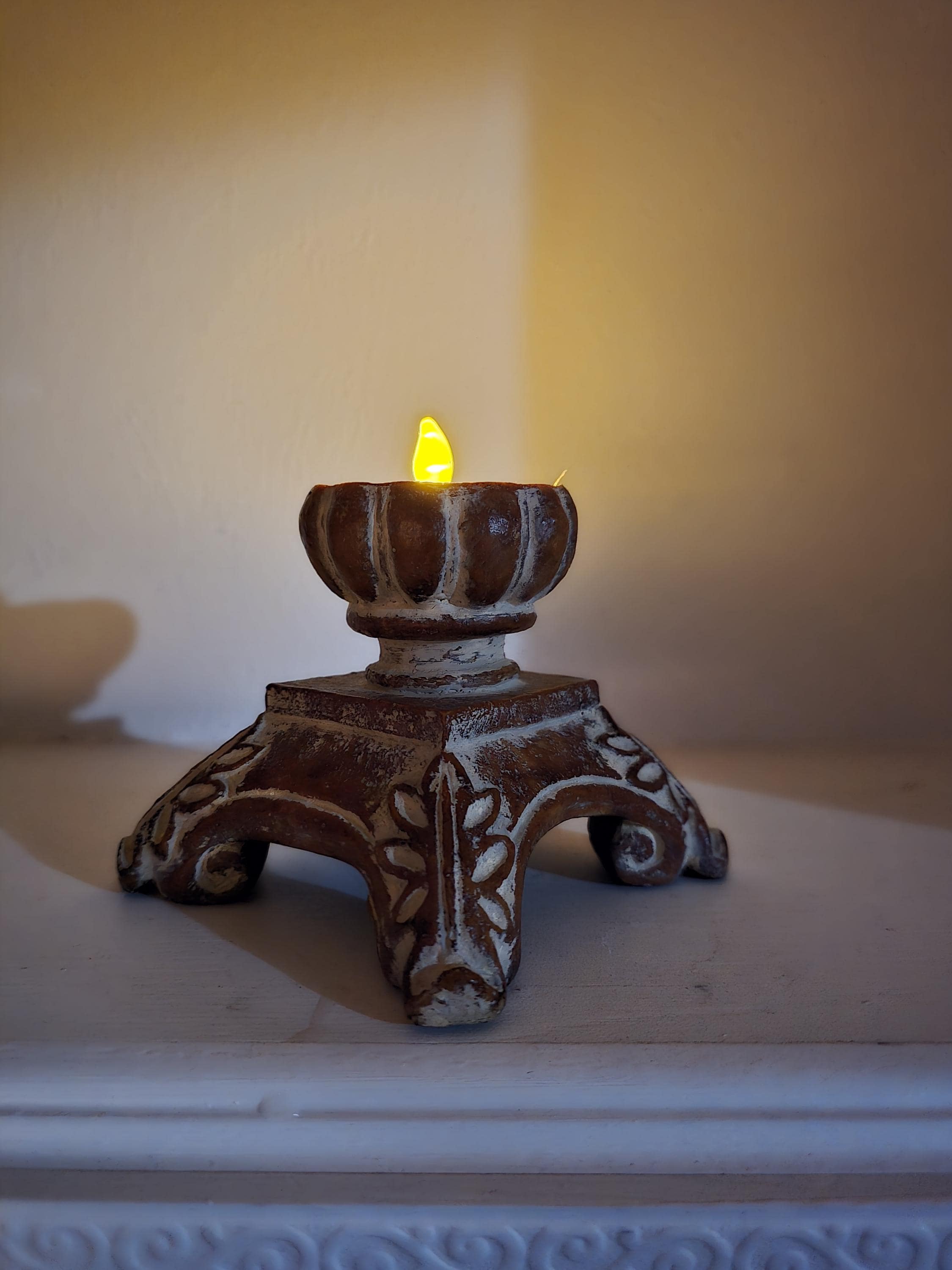 ヴィンテージ装飾台座キャンドルホルダー – アンティーク調ブラウン