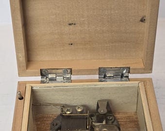 木製 オルゴール ガラス蓋付き アンティーク調 日本製ヴィンテージ木製オルゴール – ガラス蓋付きゼンマイ式小物入れ