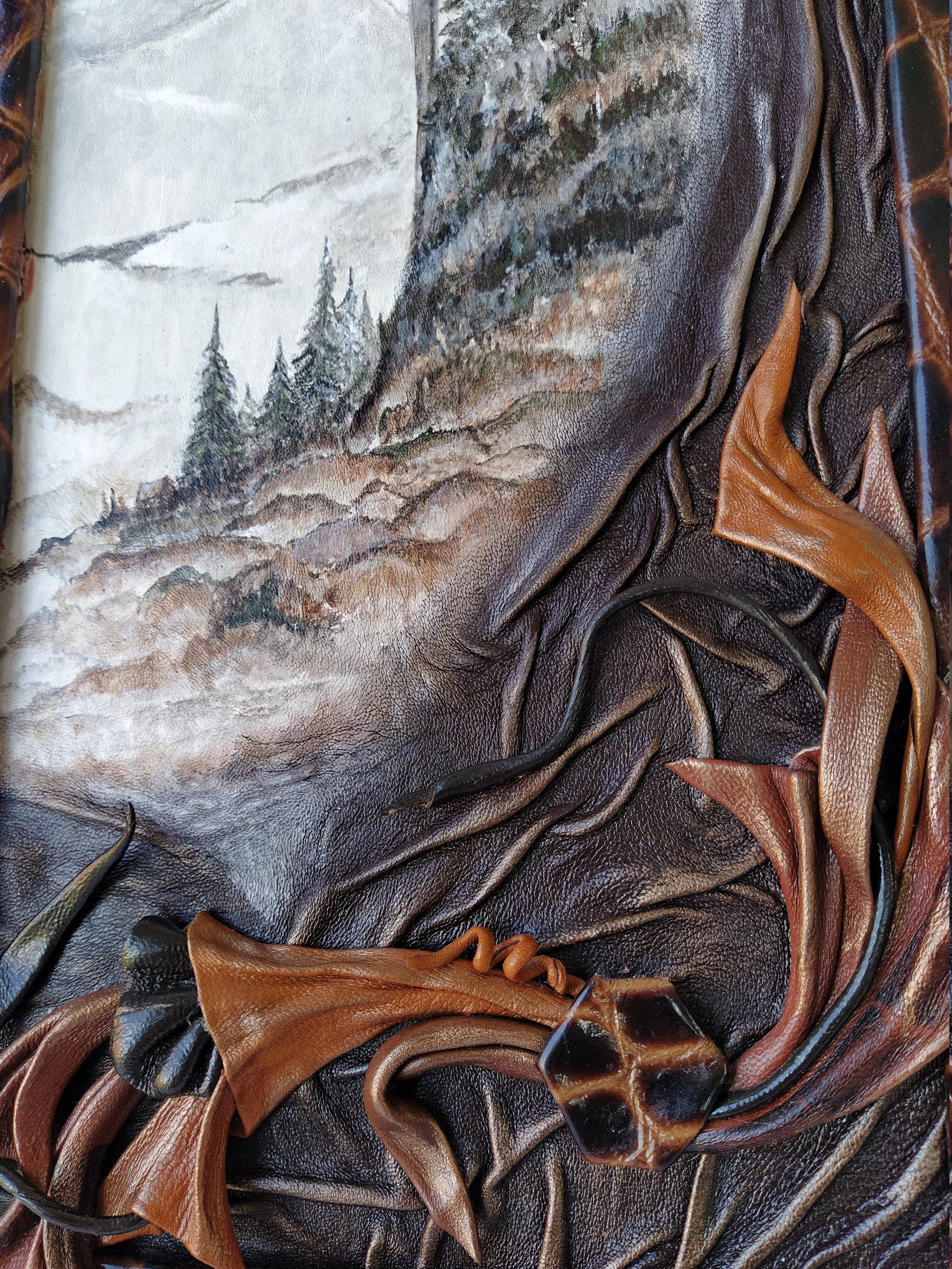 can you use leather paint on canvas