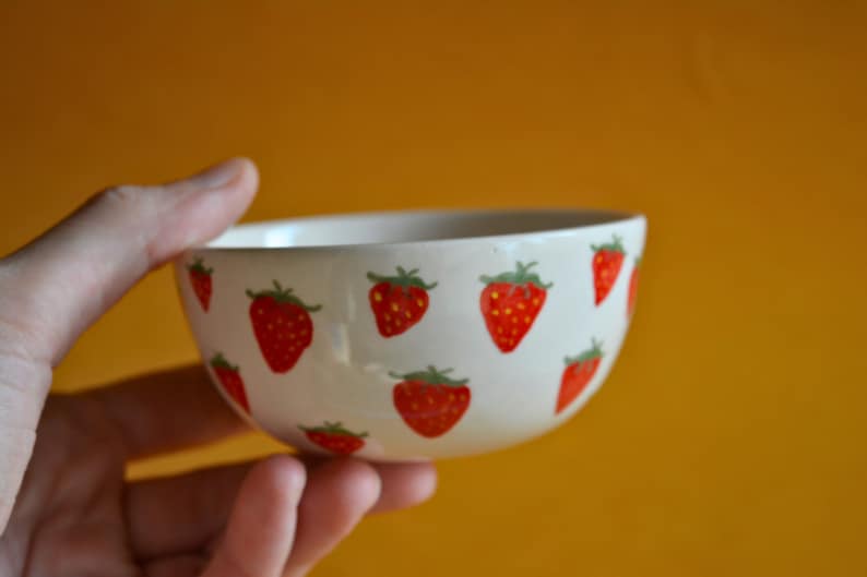 Strawberry Pattern Handmade Ceramic Bowl, Mom Gift, Cute Bowl, Kitchen Accessories, Strawberry Ceramic Bowl Kitchen Gift, Best Friend Gift S Bowl