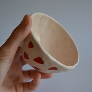 Strawberry Pattern Handmade Ceramic Bowl, Mom Gift, Cute Bowl, Kitchen Accessories, Strawberry Ceramic Bowl Kitchen Gift, Best Friend Gift M Bowl