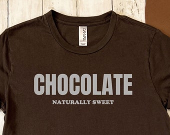 Maglietta naturalmente dolce al cioccolato, San Valentino per il mese della storia dei neri, istruita, motivata, elevata, melanata, maglietta della regina nera, maglietta alla melanina