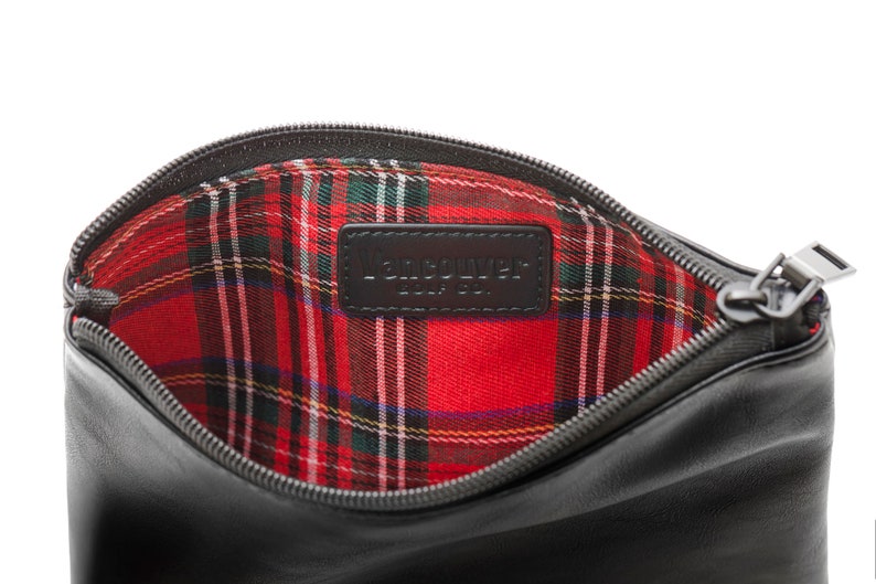 Black Personalized Zipper Valuables/Golf Pouch