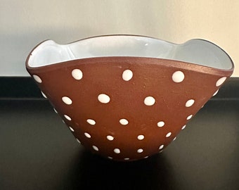 Vintage Mid Century NORWAY GRAVEREN NORSK Brown w/ White Polka Dots Pottery Bowl