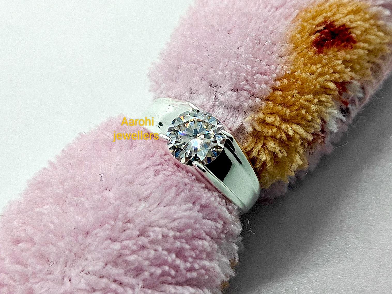 Anello da uomo con moissanite taglio brillante rotondo: fascia in argento sterling 925 - Italia