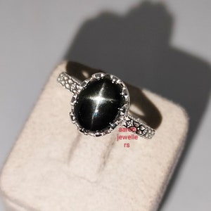 Vintage Black Star Ring: Minimalist Sterling Silver Gemstone Ring