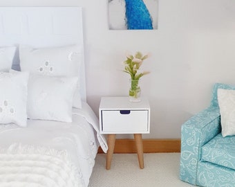 Dolls House Modern Bedside Table with 1 Drawers, 1:12th Scale, Miniature Side Table (BRBS3)