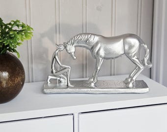 Dolls House Horse & Groomer Ornament, Hand-Painted Resin Miniature, 1:12 Scale