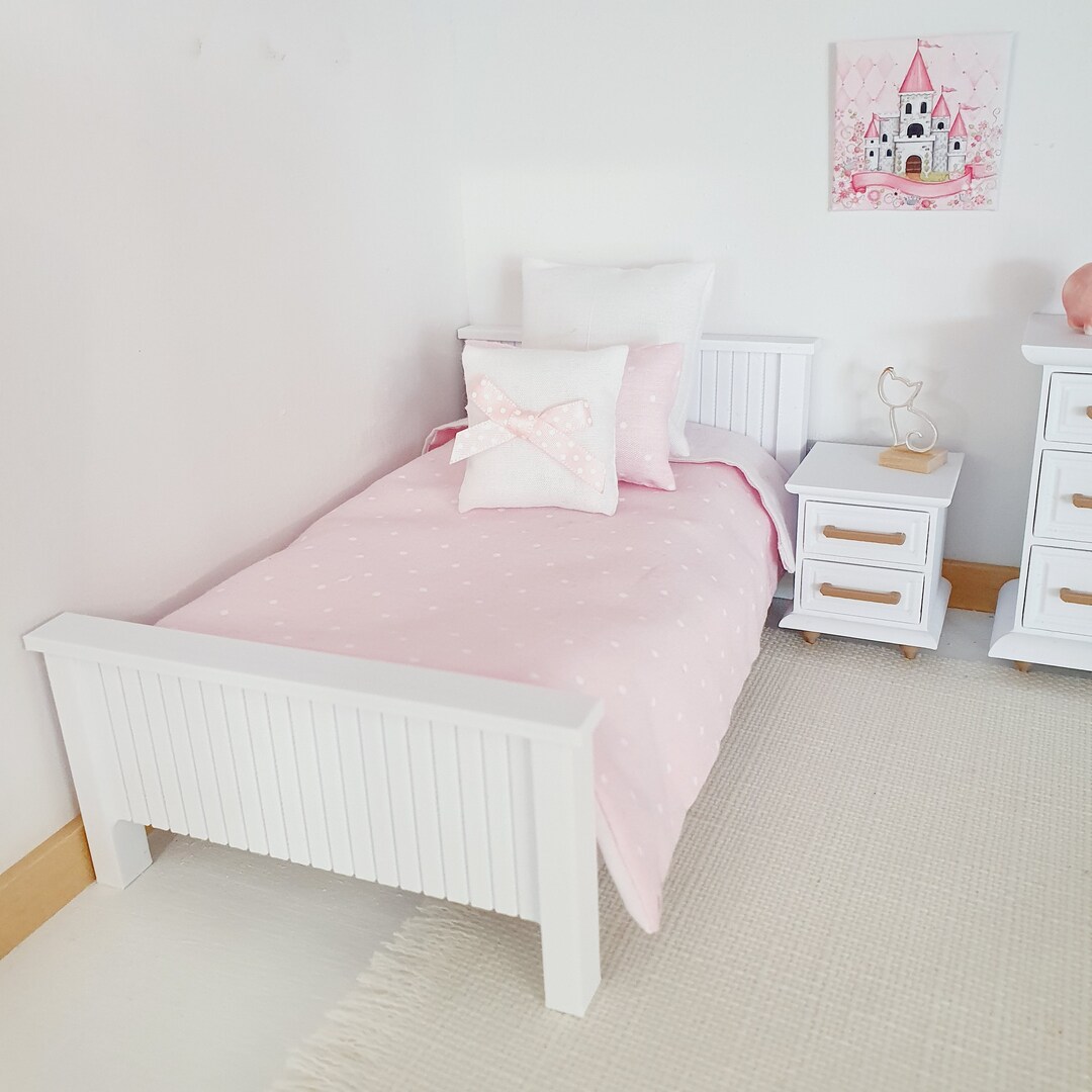 Dolls House Single Bed, Modern Doll House Furniture. 112th Scale
