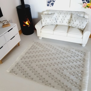 Dolls House Off White and Silver Design Rug | 1:12th Scale | Miniature Rug