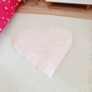Dolls House Baby Pink Soft Heart Fur Rug | 1:12th Scale | Miniature Rug