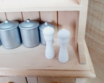 Dolls House Modern Salt and Pepper Mills, Choice of Colours  1:12th Scale, Miniature Salt And Pepper Pots
