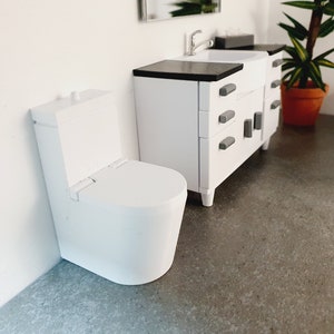 Dolls House White Modern Toilet With Working Hinged Toilet Lid, 12th Scale, Miniature Toilet, Miniature Bathroom