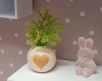 Dolls House Lovely Wooden Heart Plant Pot with Plant  1:12th Scale, Miniature Pot