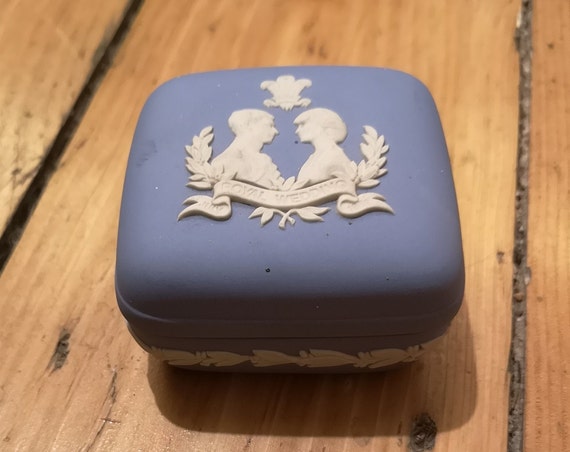 Royal wedding trinket box Royal wedding trinket box