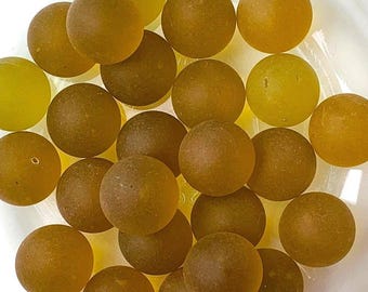 Warm gold frosted sea glass style marbles, 25 pcs, 13-14mm cultured sea glass for jewelry making, honey colored vase filler (I0252)