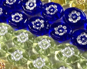 Czech glass oval beads with flower, 12 pcs 14x11mm transparent glass with metallic inlay, floral beads for jewelry, boho flowers (A0058)
