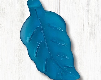 Sea glass style leaf charms, 5 pcs, 32x16.5mm cultured sea glass charms for earrings, nature inspired glass pendants, CLOSEOUT (C0134)