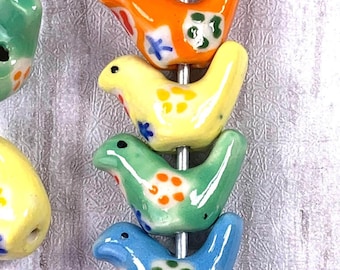 Ceramic bird beads for jewelry, hand-painted porcelain bird for beadable crafts, 19mm focal bead with 2mm hole, 10 pcs (C0110)