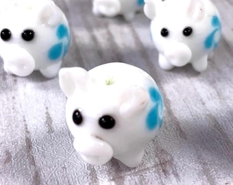 Glass pig beads lampwork focal beads, 5 pcs white pig with blue floral detail, ~16mm with 2.5mm hole, animal beads for crafts (A0030)