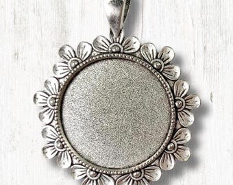 Floral pendant blanks, 5 antique silver cabochon trays with flower frame, 46mm long with 25mm bezel, for DIY boho jewelry (B0097)