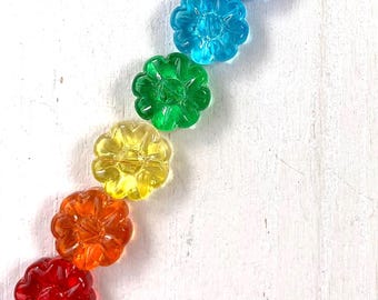 20 glass flower beads, 13.5mm transparent glass beads with color wash, 8 petal colorful glass daisy beads for floral jewelry, suncatchers