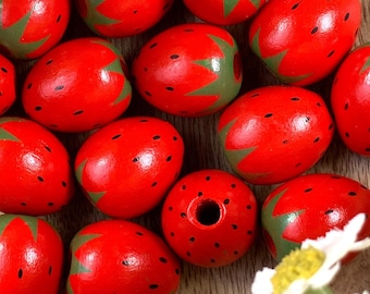 20 wood strawberry beads, red painted wood beads 20x17.5mm with large 4.5mm hole for DIY beadable crafts, garlands, trays, jewelry (C0112)