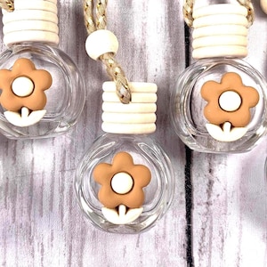 Set of 5 empty diffuser bottles with cute flower, DIY car freshie gifts, bottle diffusers for essential oils, fillable hanging air freshener