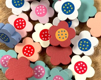 Painted wooden flower beads, 18mm w/ 2.5mm hole, 20 pcs daisy shaped 5 petal cartoon style beads for DIY garlands, macrame (C0108)