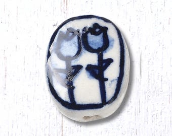 Porcelain tulip beads, 2 pcs, 20x16.5 mm hand-painted oval beads with folk style double tulips for jewelry, 1.4mm hole (C0125)