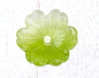 20 green ombre glass flower-shaped bead caps, 14x14mm w/ 1.5mm hole for beaded flower art