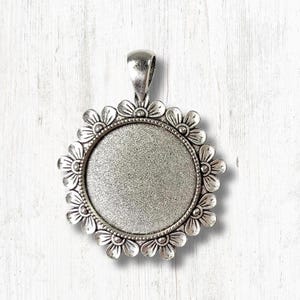 Floral pendant blanks, 5 antique silver cabochon trays with flower frame, 46mm long with 25mm bezel, for DIY boho jewelry (B0097)