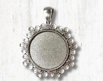 Floral pendant blanks, 5 antique silver cabochon trays with flower frame, 46mm long with 25mm bezel, for DIY boho jewelry (B0097)