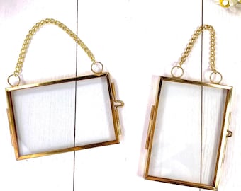 Small hanging frame for pressed flower art, 2.2x3.2" brass floating frame with chain for multimedia art display, wallet size photo ornaments
