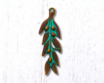 5 antique bronze olive branch charms, 46.5x14.5 mm leaf alloy charms with light green patina for botanical jewelry (G0218)