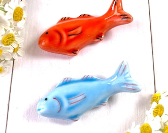 Fish paintbrush rest, ceramic fish calligraphy pen or chopsticks holder, for sushi theme tablescaping, cute gift for artist or calligrapher