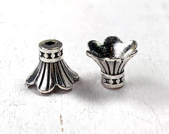 20 pcs antique silver flower bead caps, scalloped edge bead toppers for jewelry, Tibetan-style floral bead embellishments, 9x12mm, 2mm hole