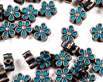 100 antique copper flower shaped beads, small 6.5-7mm floral alloy spacer beads with or without blue patina for rustic boho jewelry making