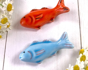 Fish paintbrush rest, ceramic fish calligraphy pen or chopsticks holder, for sushi theme tablescaping, cute gift for artist or calligrapher