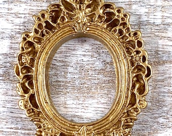 Set of 6 mini oval frames for crafts, silver, gold, or white ornate resin frames for mini art, dollhouse miniatures for art approx. 1.4x1.9"